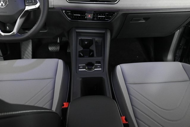 2025 Volkswagen Tiguan SE photo 12