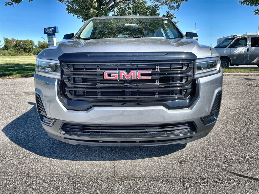 2023 Gmc Acadia SLE photo 3