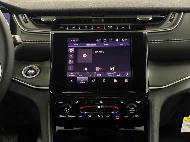 2025 Jeep Grand Cherokee Altitude photo 8