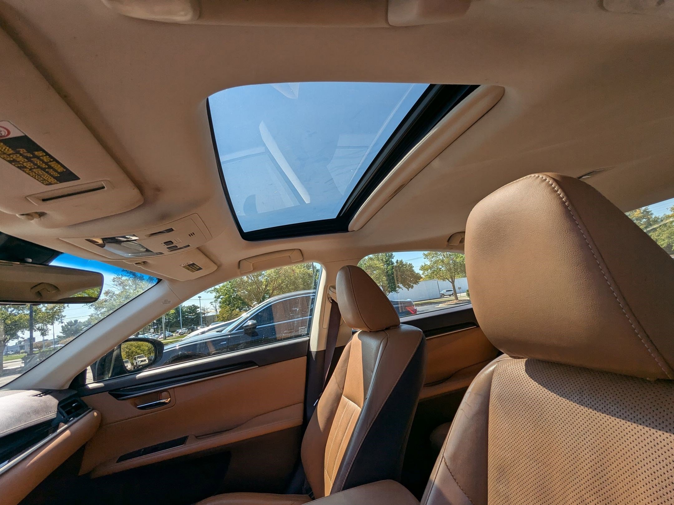 2016 Lexus ES 300h photo 7