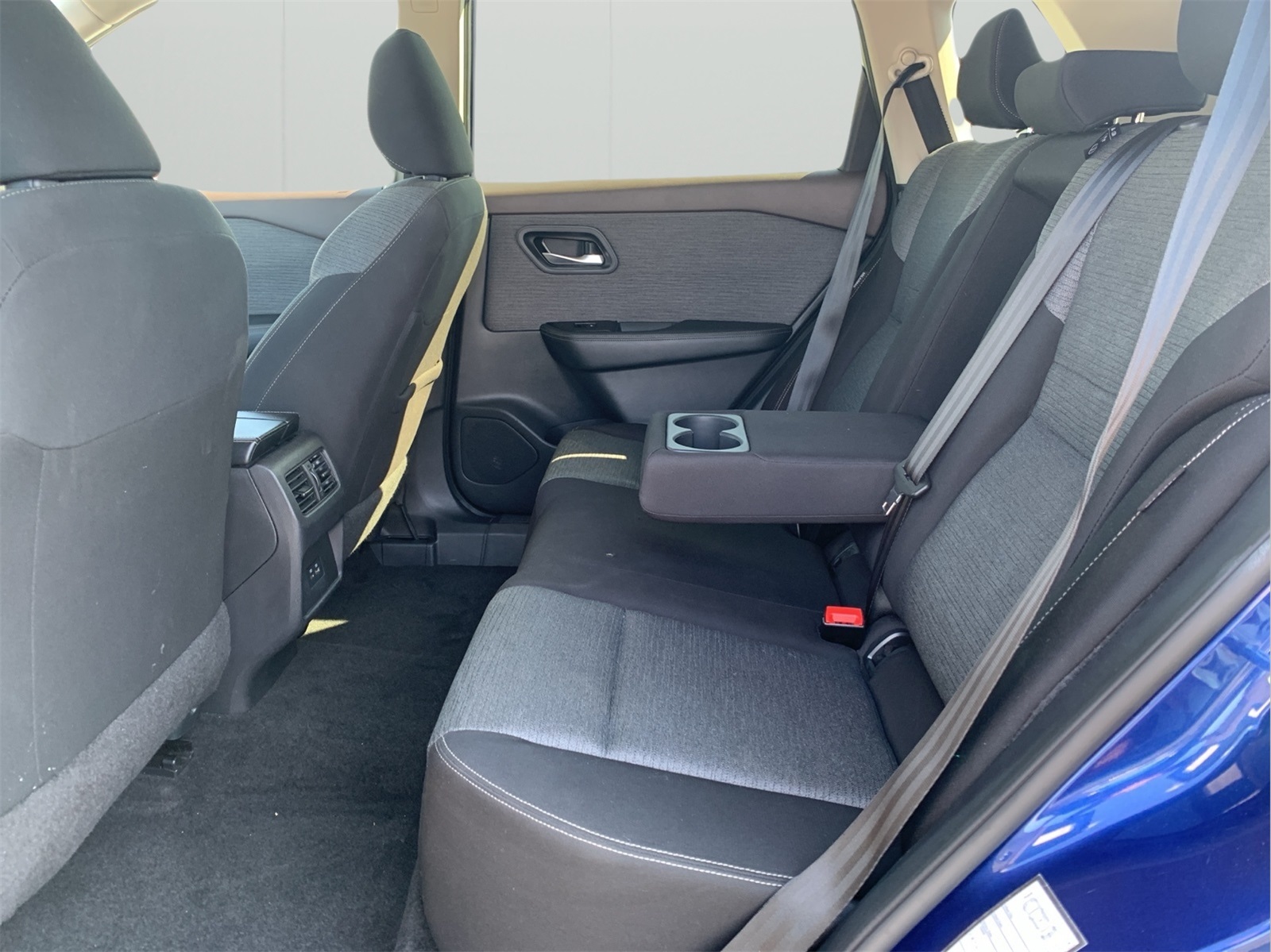 2023 Nissan Rogue SV photo 26
