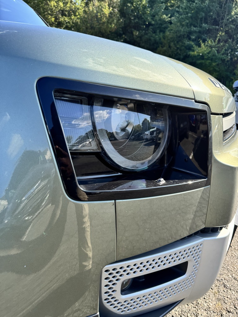 2021 Land Rover Defender 110 S photo 8