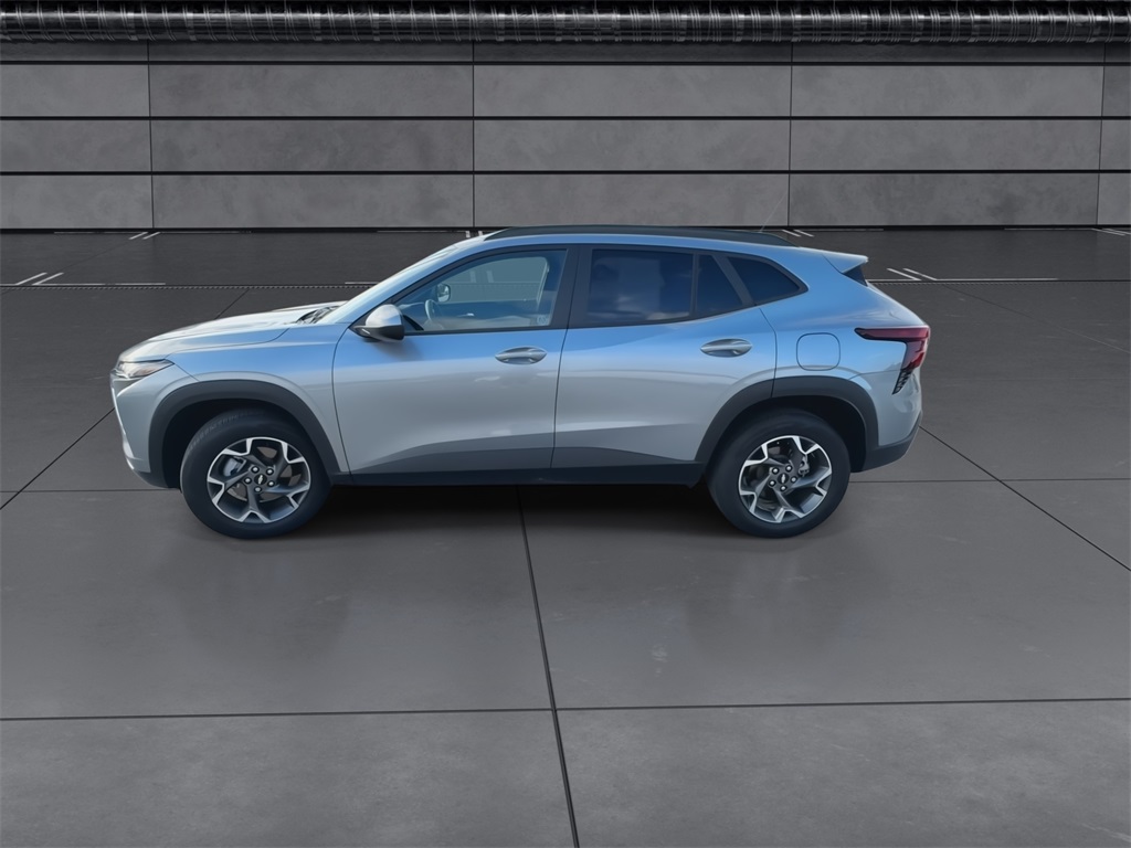2024 Chevrolet Trax LT photo 4