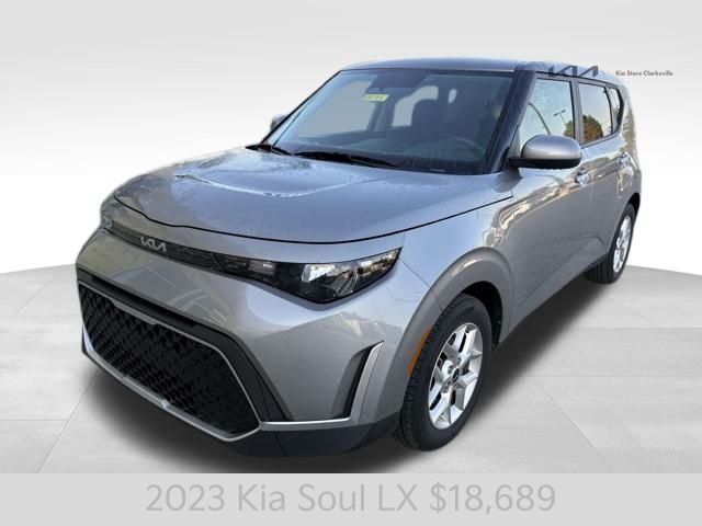 2023 Kia Soul LX photo 3