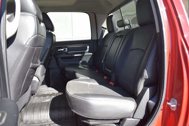 9436215b6280676bc45d40328a76489c