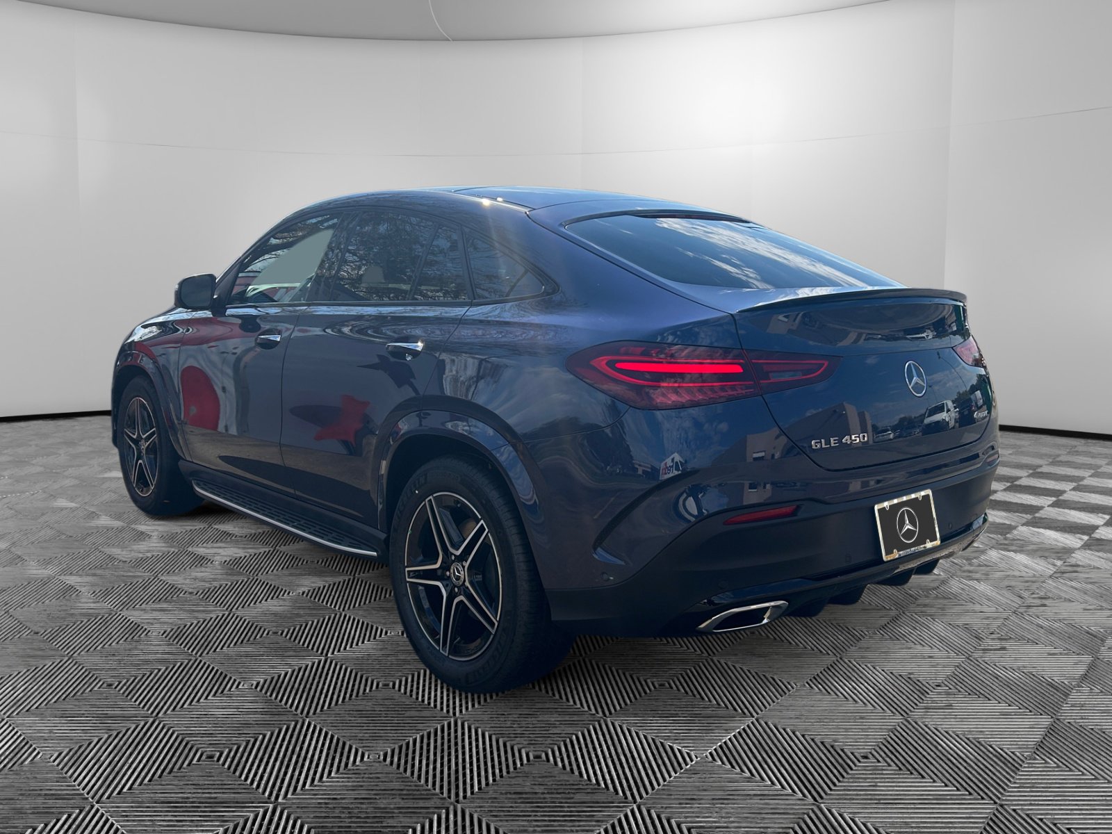 2026 Mercedes Benz GLE 450 4MATIC photo 3