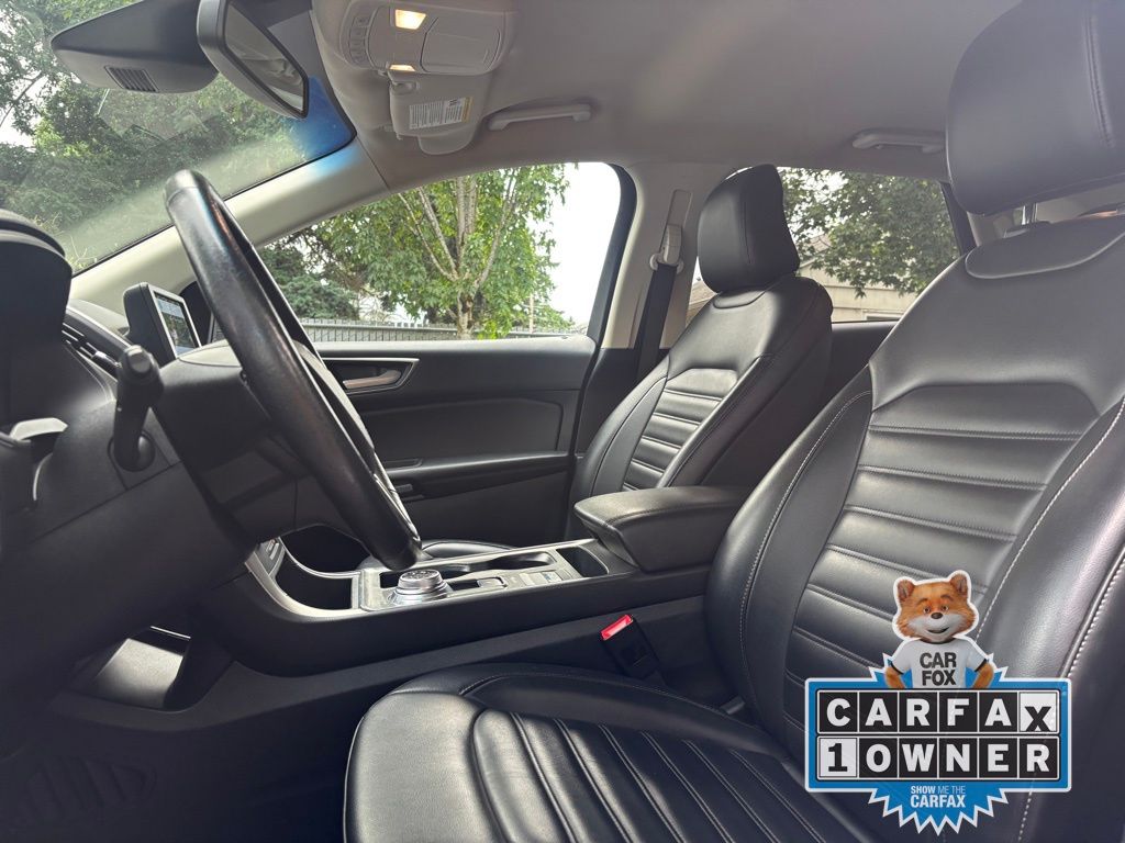 2022 Ford Edge SEL photo 23