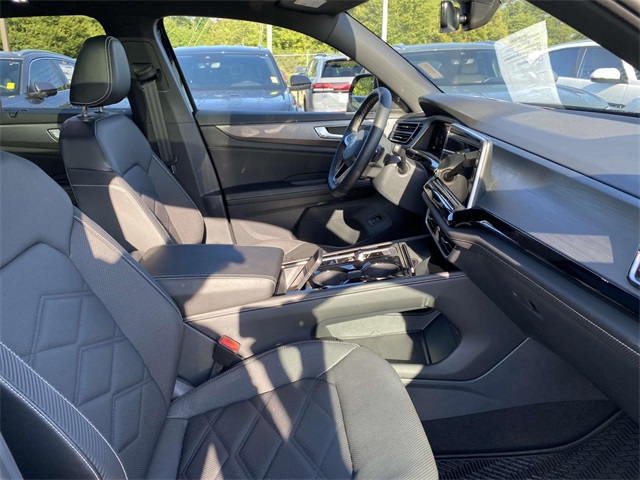 2024 Volkswagen Atlas Cross Sport SE Technology photo 4