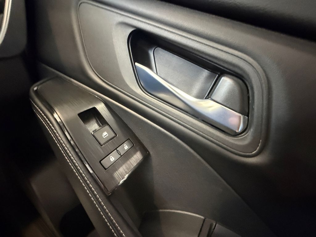2024 Nissan Rogue SV photo 15