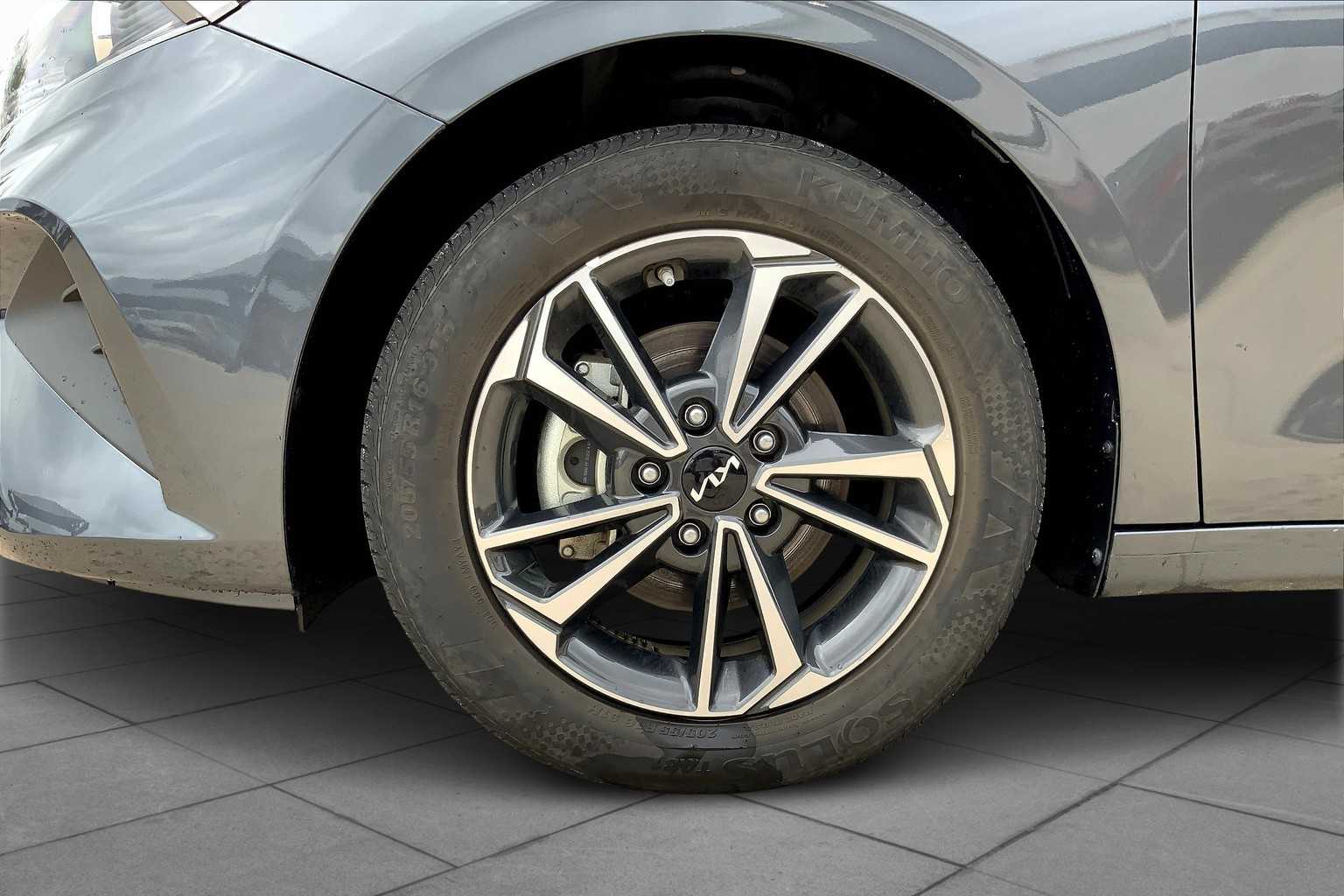 2024 Kia Forte LXS photo 10