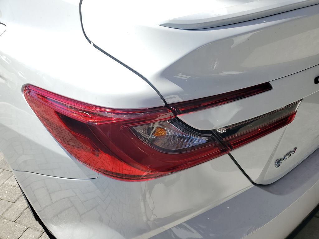 2025 Toyota Camry SE photo 12