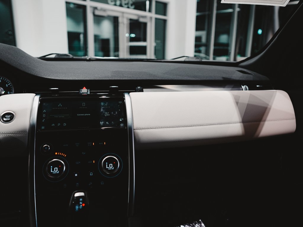 2023 Land Rover Discovery Sport S R-Dynamic photo 25