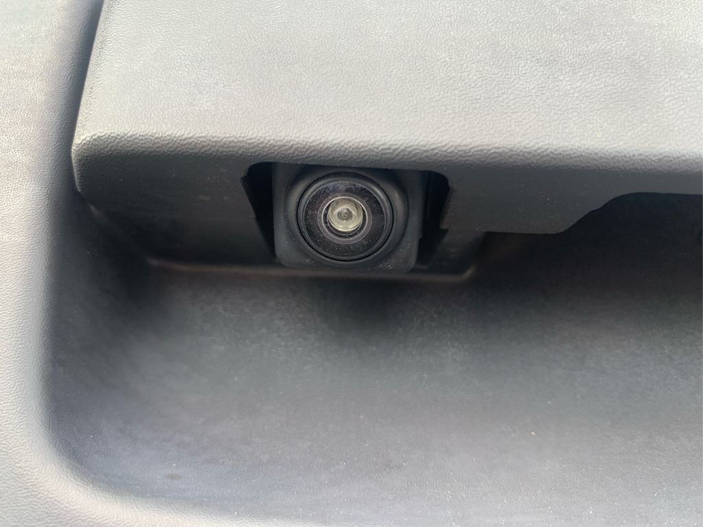 2020 Nissan Frontier SV photo 14