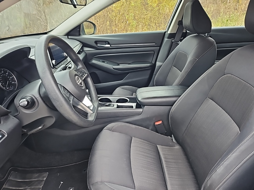 Used 2024 Nissan Altima SV with VIN 1N4BL4DV3RN330590 for sale in Winona, Minnesota