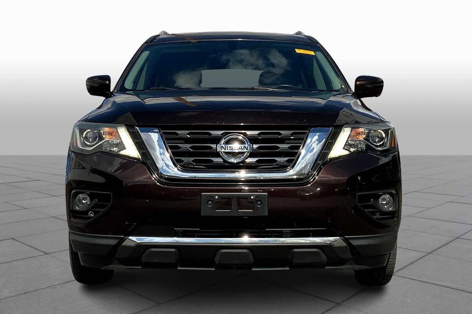 2019 Nissan Pathfinder Platinum photo 3