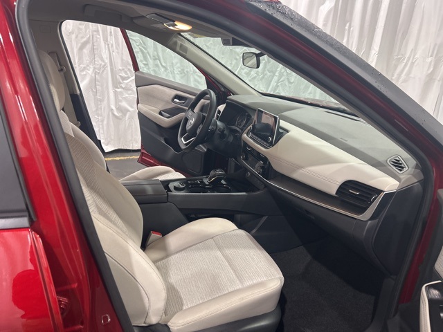 2023 Nissan Rogue SV photo 9