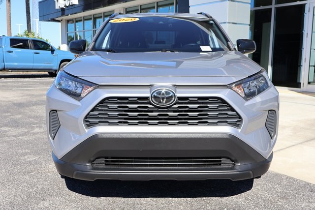 2020 Toyota RAV4 LE photo 3