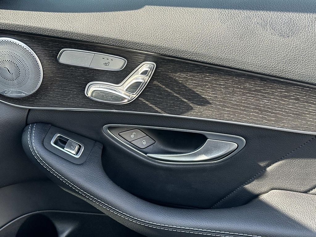 2019 Mercedes Benz C 300 photo 20
