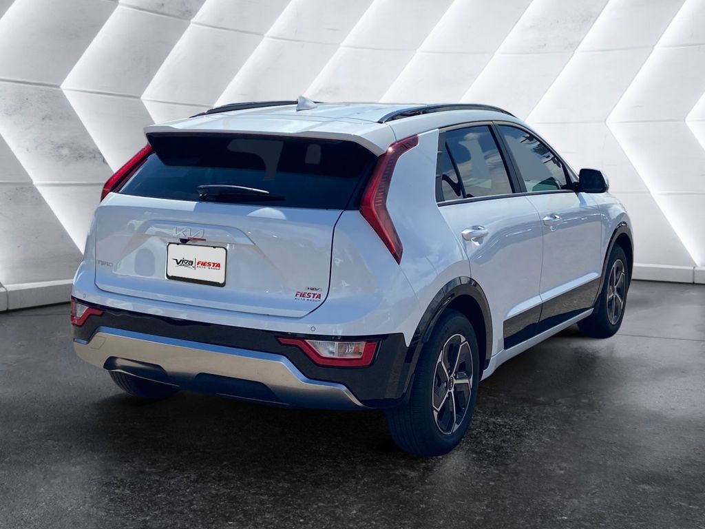 2025 Kia Niro SX photo 4
