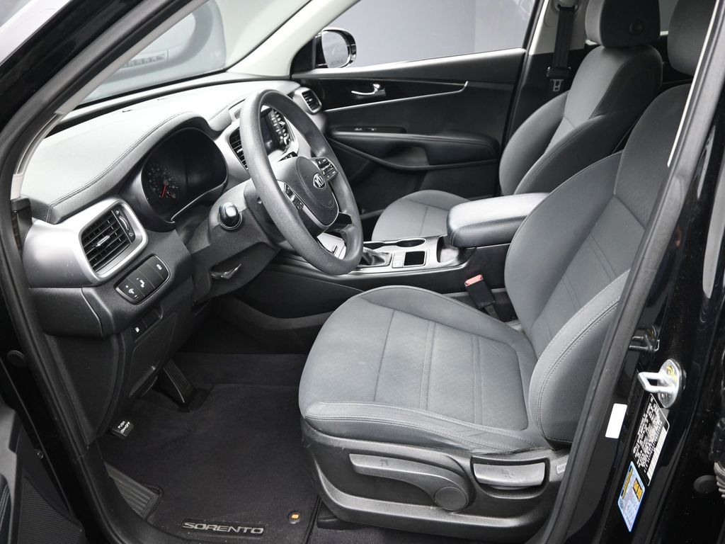 2019 Kia Sorento LX photo 10