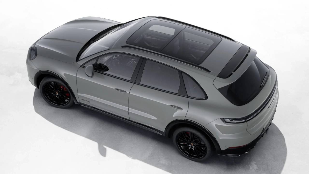 2026 Porsche Cayenne GTS photo 3