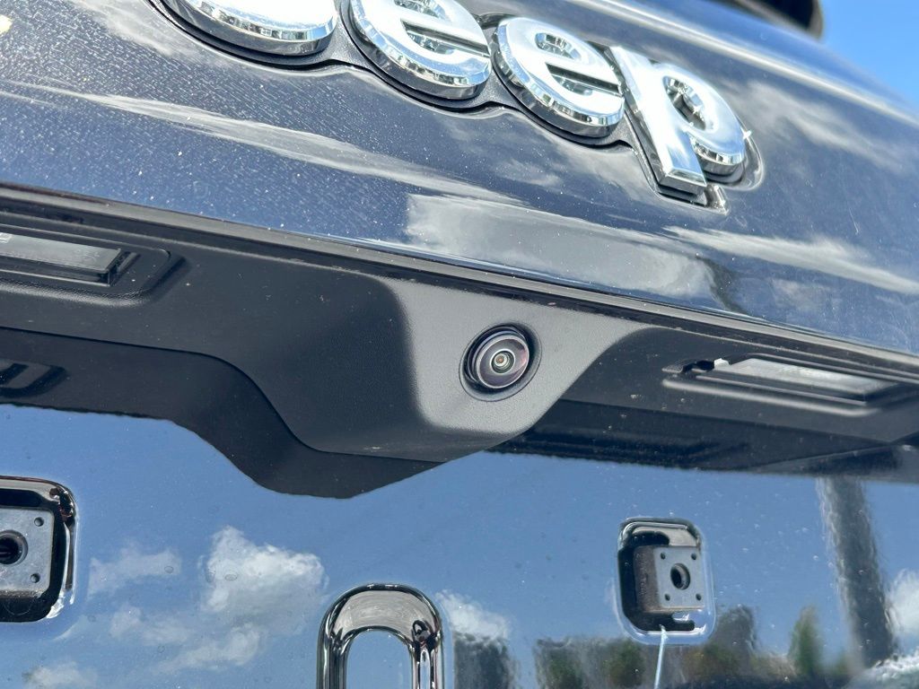 2025 Jeep Compass Latitude photo 19