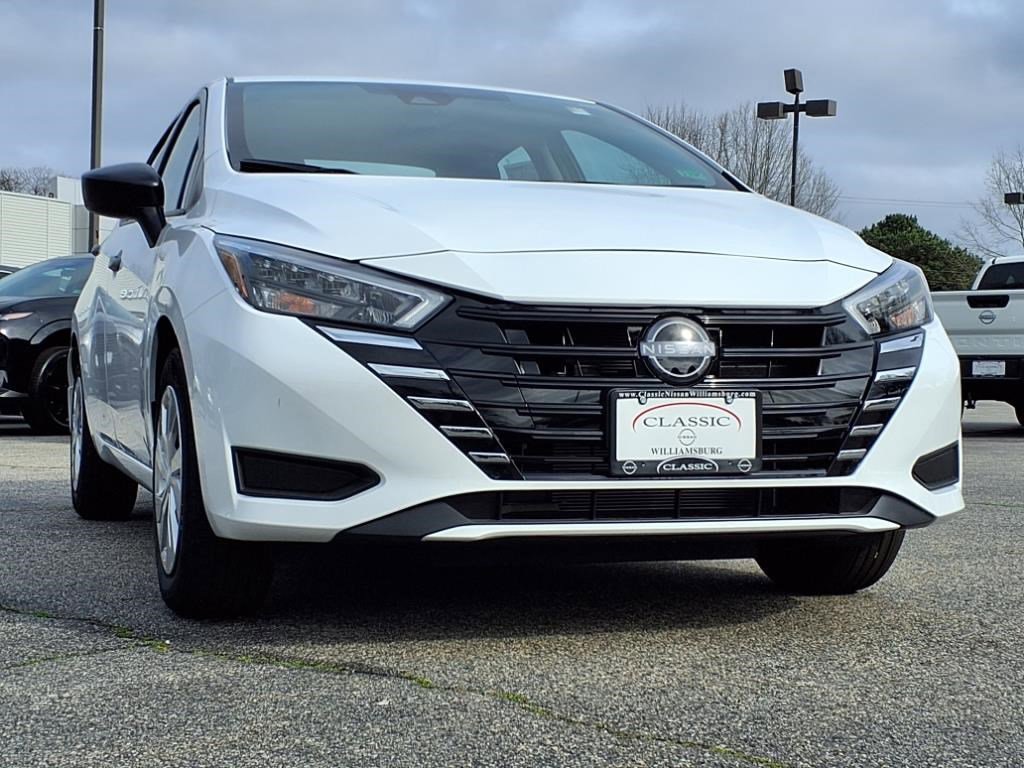 2025 Nissan Versa S photo 2