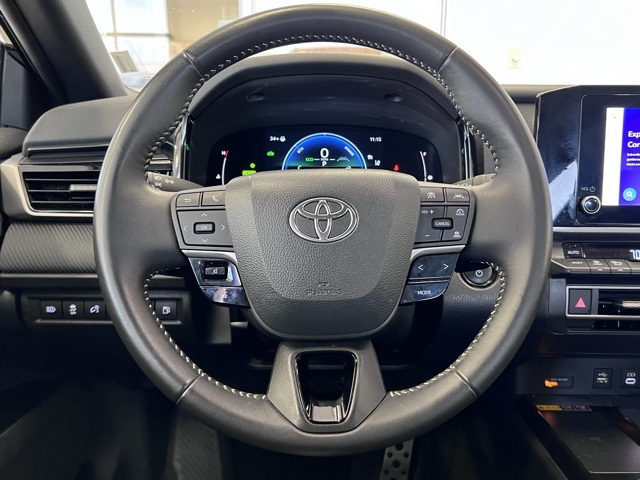 2025 Toyota Camry SE photo 3