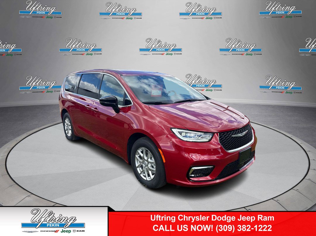 2026 Chrysler Pacifica Select's photo