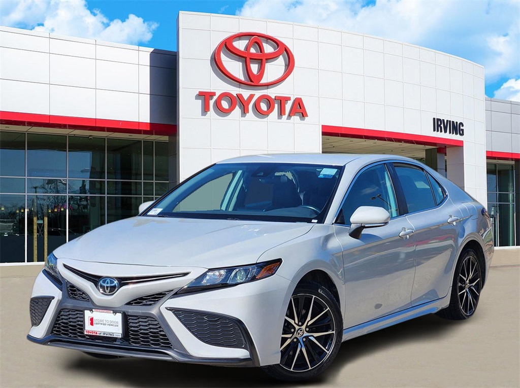 2023 Toyota Camry SE's photo