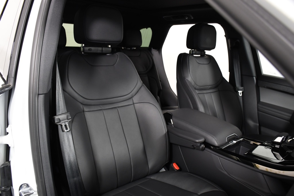 2025 Land Rover Range Rover Sport P360 S photo 19