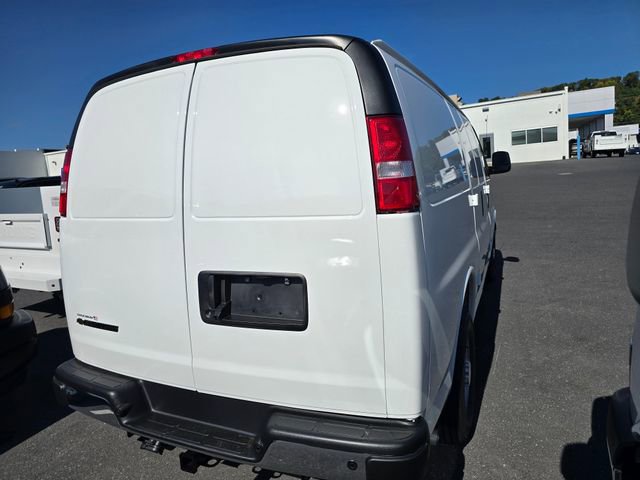 2025 Chevrolet Express 2500 Work Van photo 4