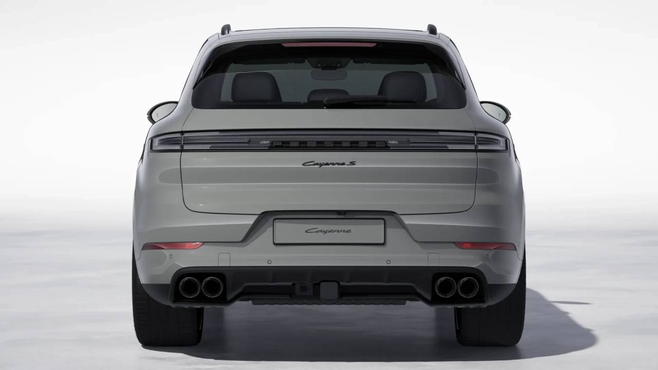 2026 Porsche Cayenne S E-Hybrid photo 7