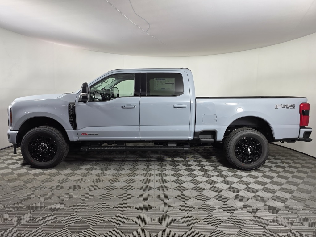 2025 Ford F-350 Lariat photo 2