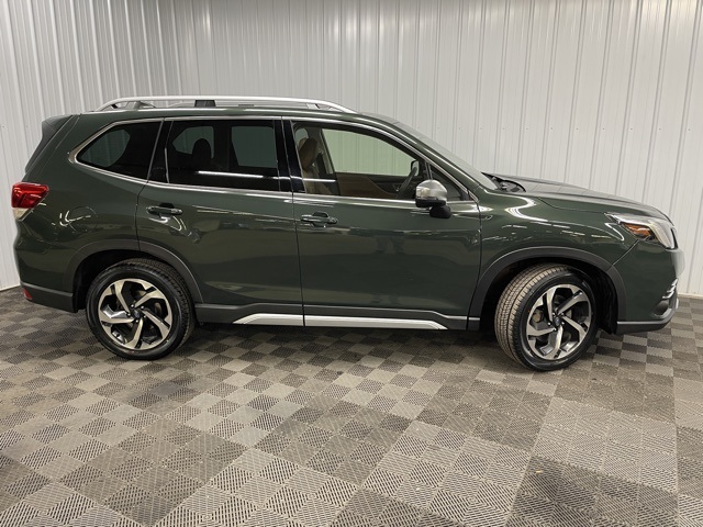 2023 Subaru Forester Touring photo 2