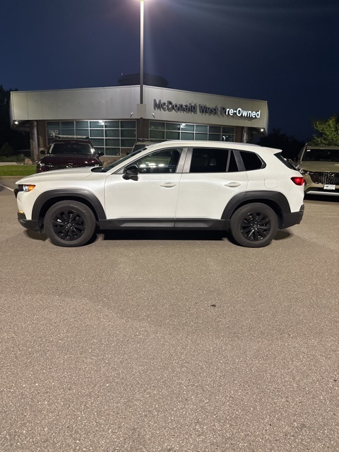 2023 Mazda CX-50 2.5 Preferred Plus photo 3