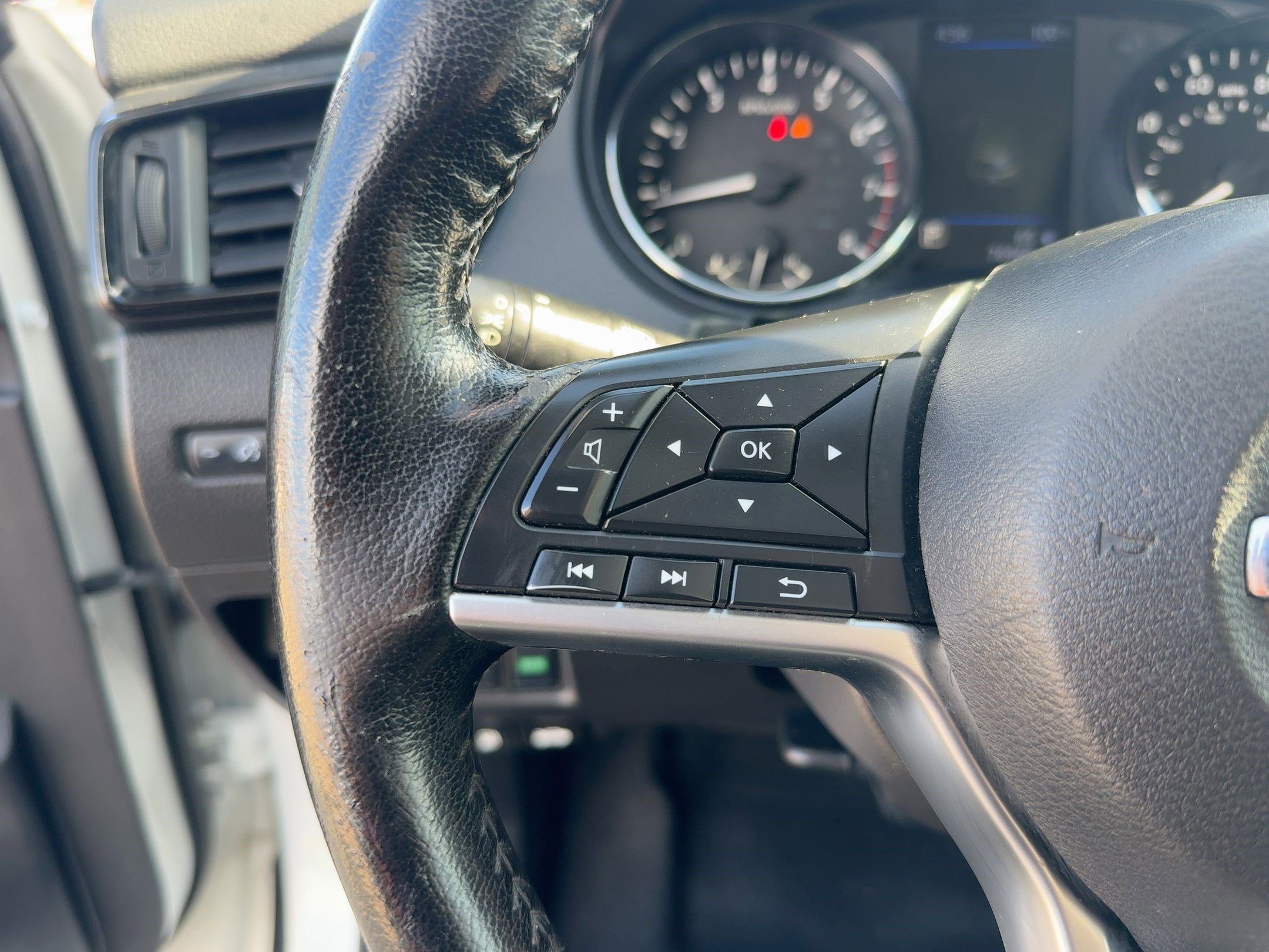 2020 Nissan Rogue Sport SL photo 16
