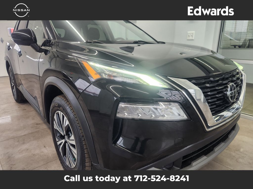 2021 Nissan Rogue SV photo 2