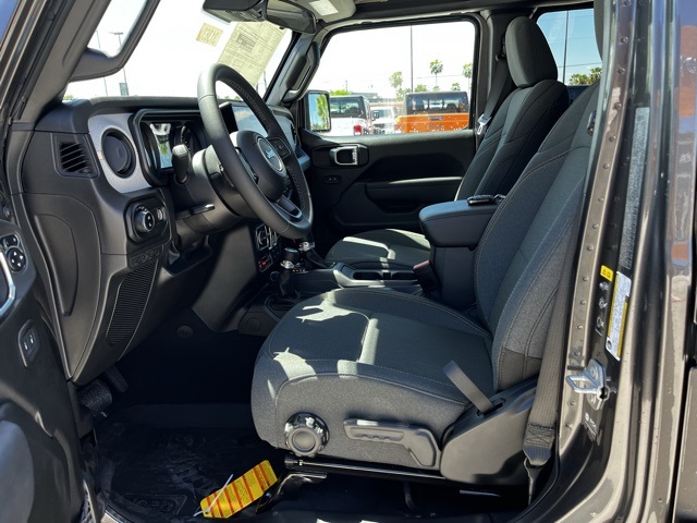 2025 Jeep Gladiator Willys photo 12