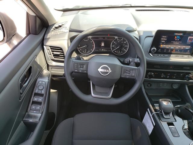 2025 Nissan Rogue S photo 14