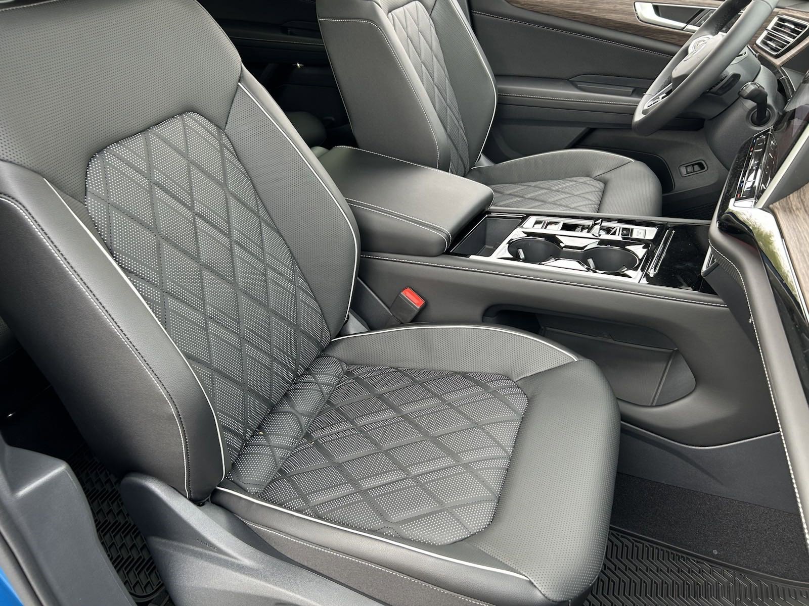 2025 Volkswagen Atlas SEL Premium R-Line photo 6