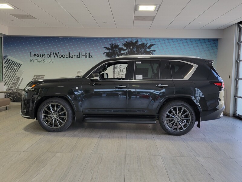 2025 Lexus LX 600 F SPORT Handling photo 2