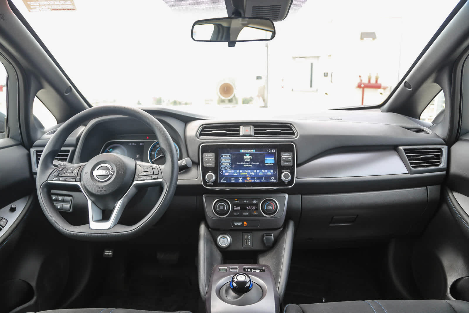 2025 Nissan Leaf S photo 13