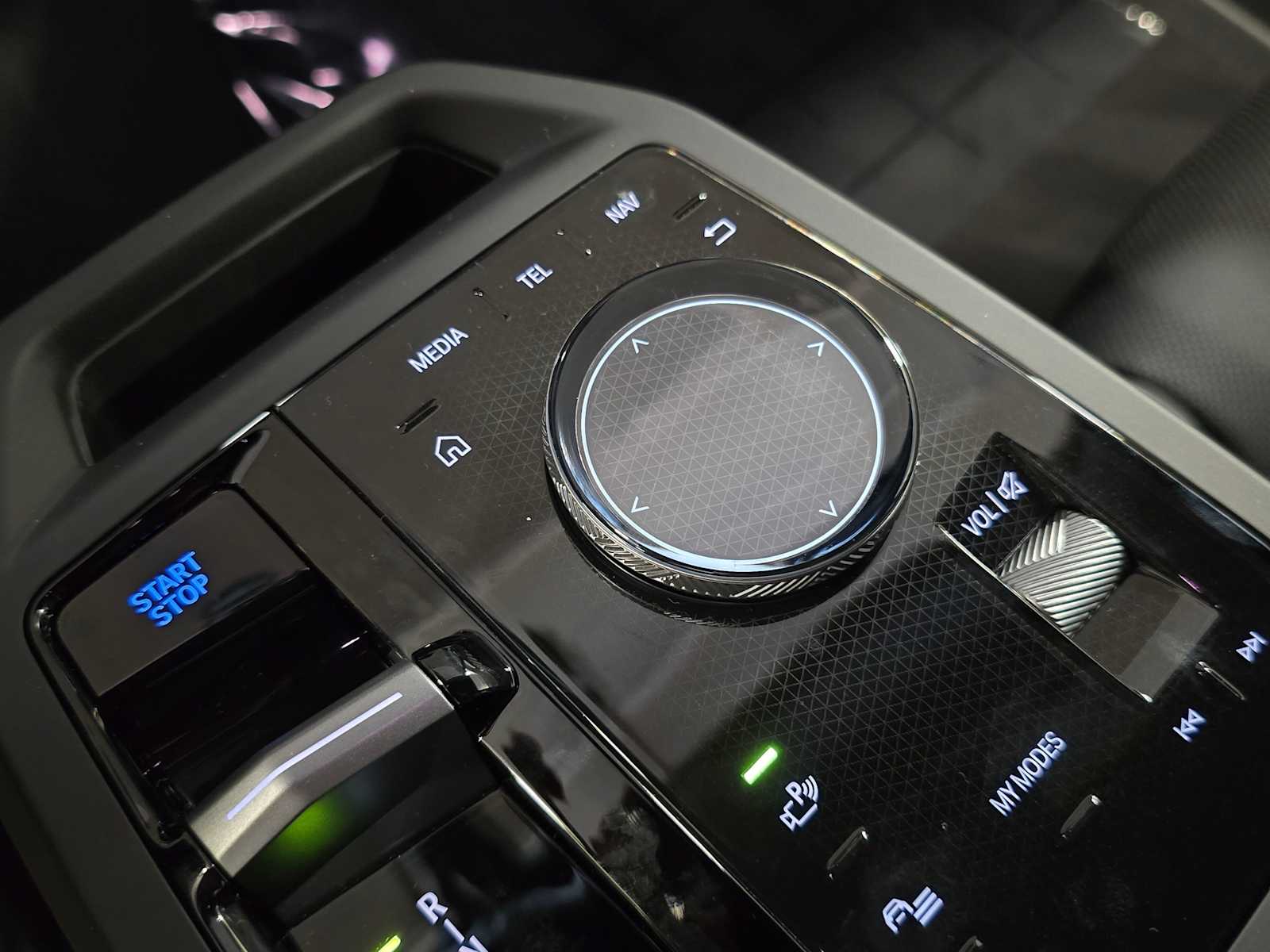 2026 Bmw iX photo 10