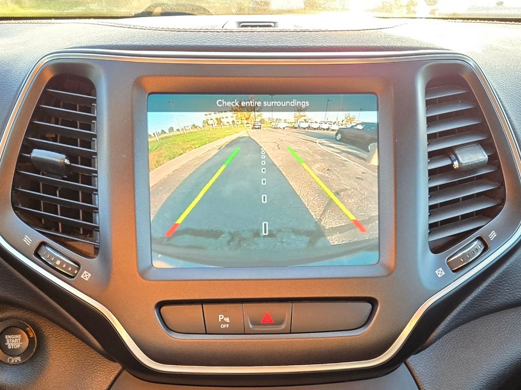 2020 Jeep Cherokee Trailhawk photo 19