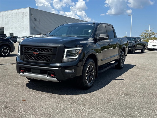 2021 Nissan Titan PRO-4X photo 8
