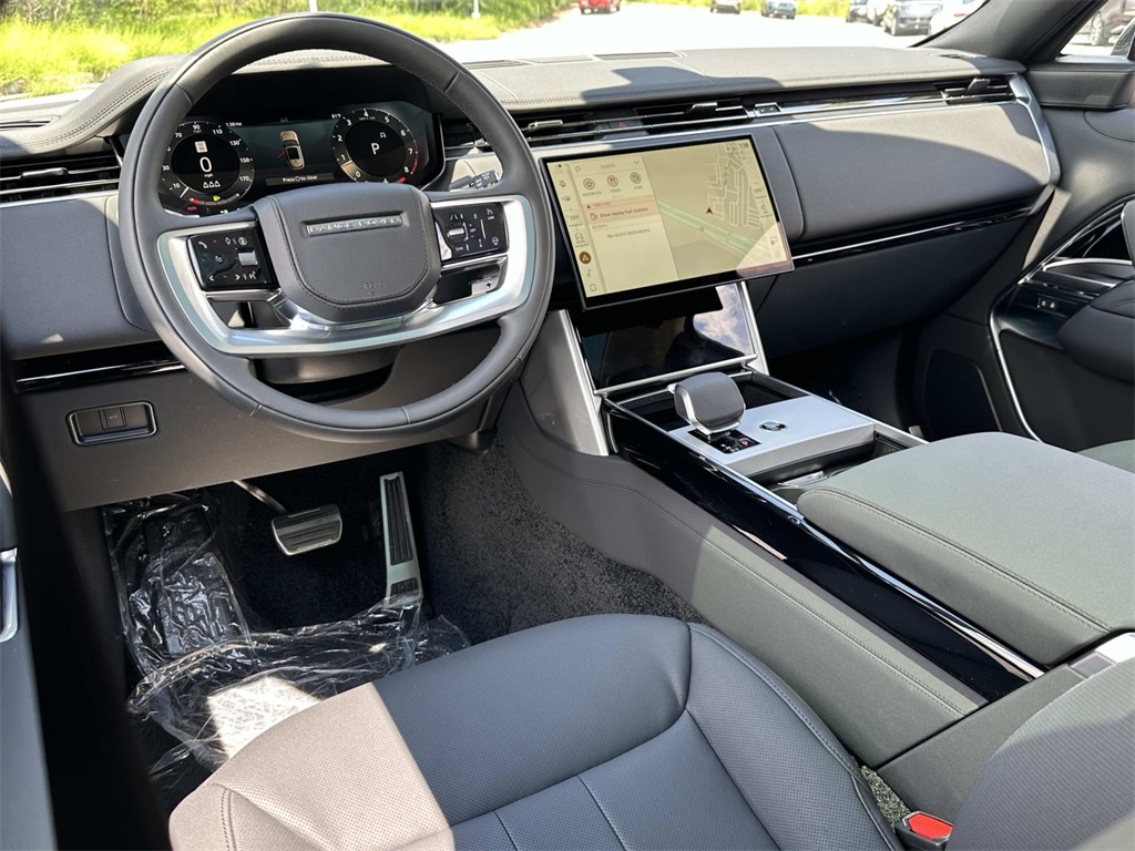 2025 Land Rover Range Rover SE photo 2