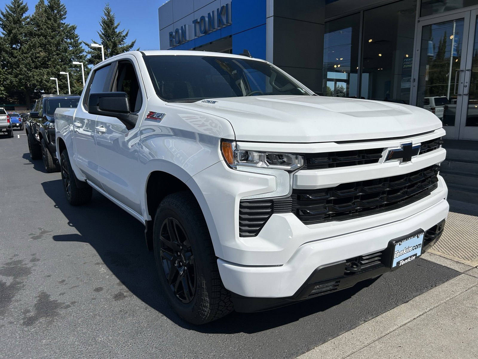 2025 Chevrolet Silverado 1500 RST photo 2