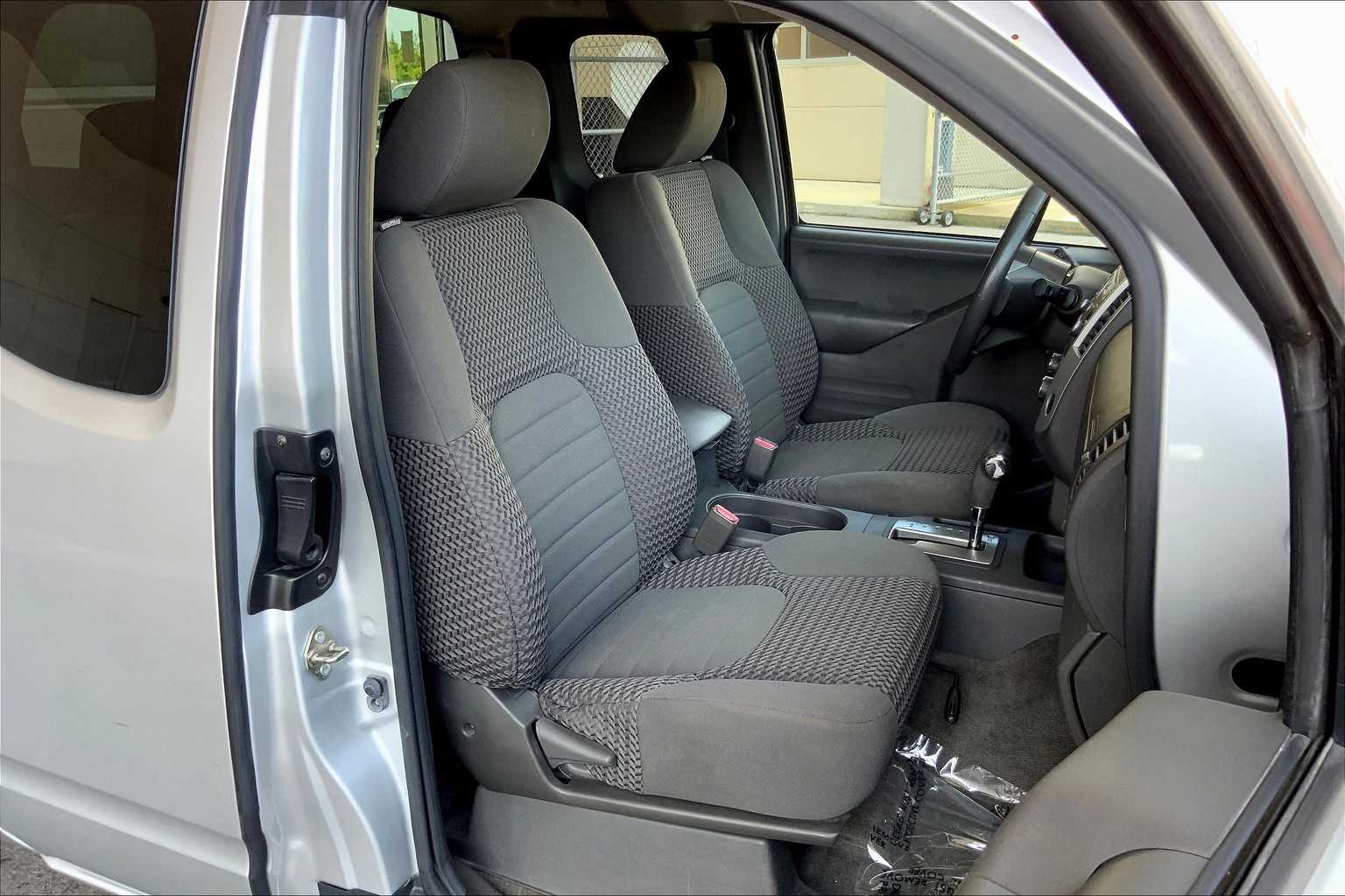 2017 Nissan Frontier SV photo 8