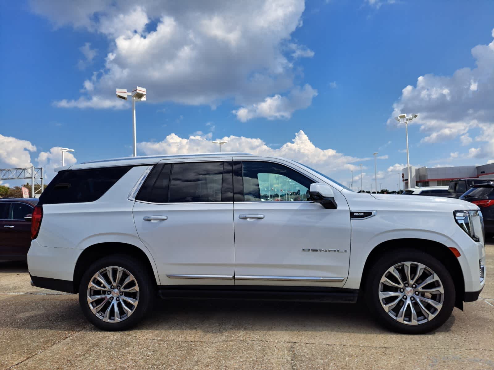 2021 Gmc Yukon Denali photo 4
